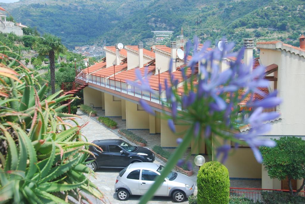 Residence Green Park Ventimiglia Exterior foto