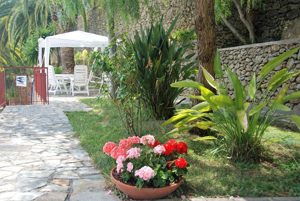 Residence Green Park Ventimiglia Exterior foto