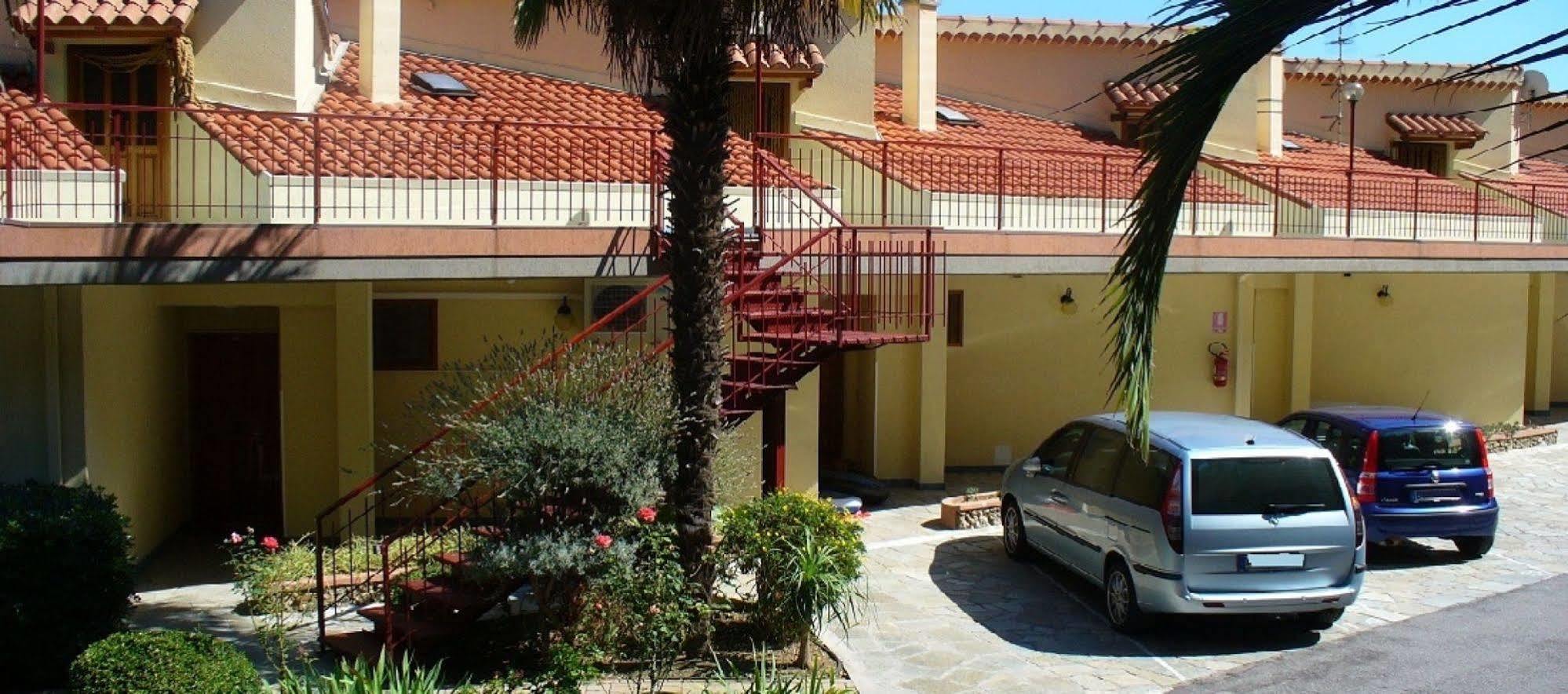 Residence Green Park Ventimiglia Exterior foto